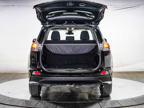 Used 2018 Toyota RAV4 LE w/ Carpet Mat Package FWD image 26