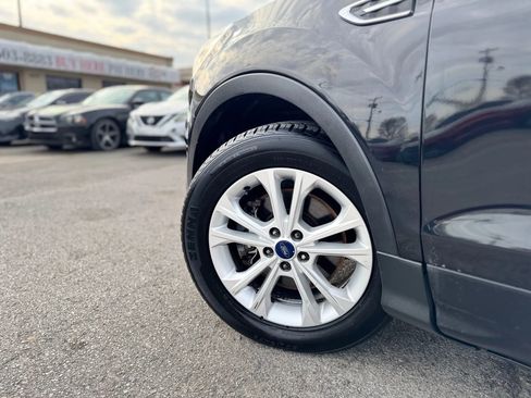 Used 2017 Ford Escape SE w/ SE Cold Weather Package image 40