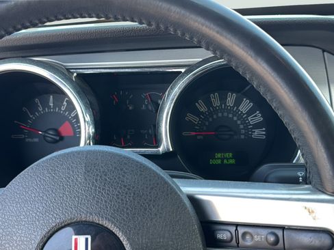 Used 2006 Ford Mustang GT RWD image 29