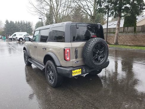 New 2025 Ford Bronco Outer Banks w/ Black Appearance Package image 3