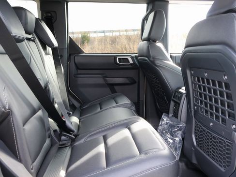 New 2025 Ford Bronco Badlands image 12