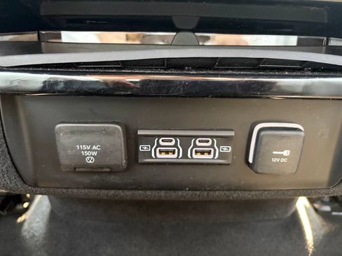 Used 2023 Jeep Wagoneer L 4WD w/ Premium Group I image 37