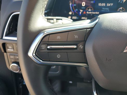 Used 2025 Chevrolet Suburban Z71 image 33