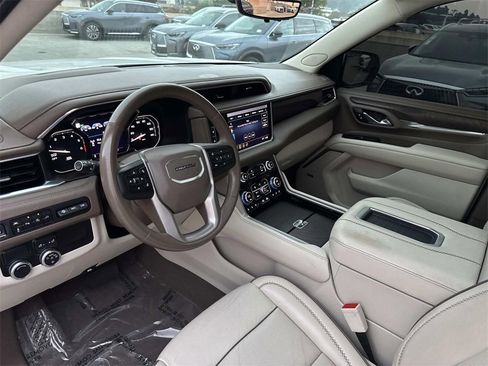 Used 2021 GMC Yukon Denali w/ Denali Premium Package image 20