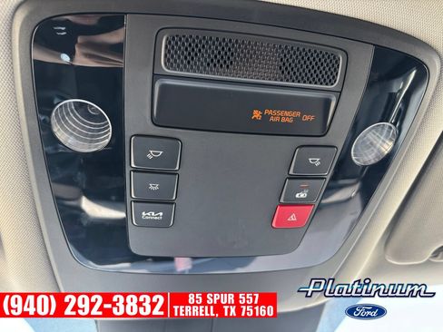 Used 2024 Kia Carnival EX FWD image 20