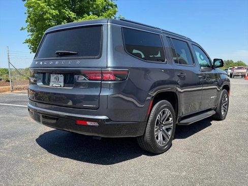 Certified 2024 Jeep Wagoneer Series II w/ Flexible Seating Group RWD image 3