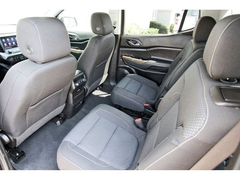 Used 2023 GMC Acadia SLE FWD image 11