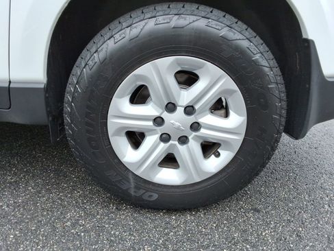 Used 2017 Chevrolet Traverse LS AWD/4WD image 11