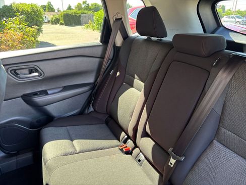 Used 2025 Nissan Rogue SV FWD image 41