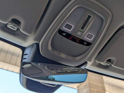 Used 2024 Volvo XC60 B5 Core image 33