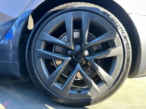 Used 2022 Tesla Model S Plaid image 7