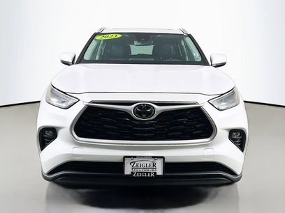 Used 2023 Toyota Highlander XLE