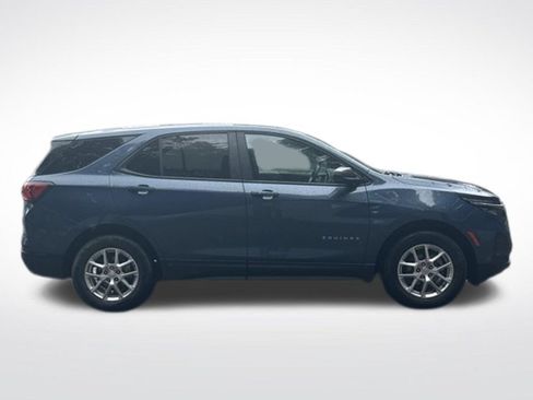 Used 2024 Chevrolet Equinox LS w/ LS Convenience Package FWD image 6
