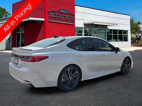 Used 2025 Toyota Camry XSE FWD image 5