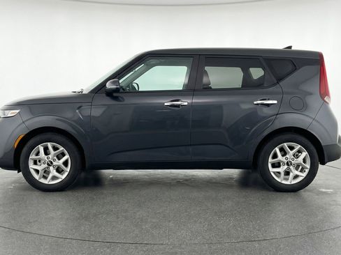 Used 2025 Kia Soul LX w/ LX Technology Package FWD image 5