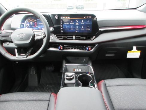 New 2026 Chevrolet Equinox RS w/ Convenience Package III FWD image 16