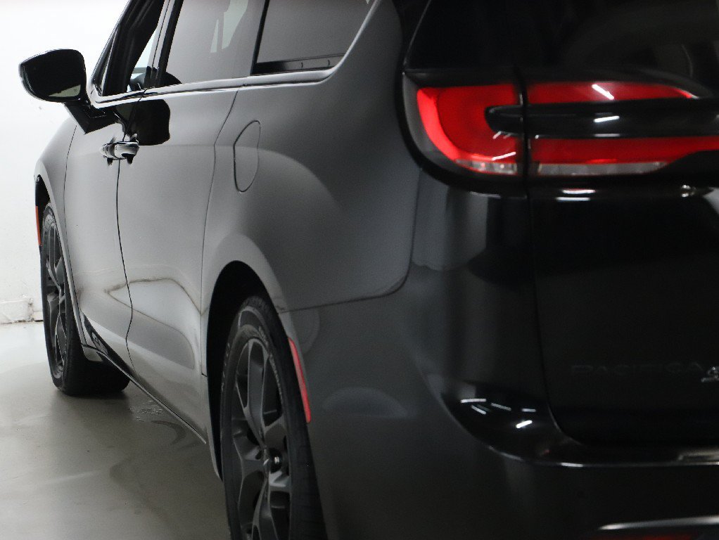 Used 2025 Chrysler Pacifica Limited FWD image 43