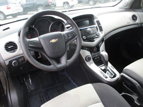 Used 2016 Chevrolet Cruze LS image 27