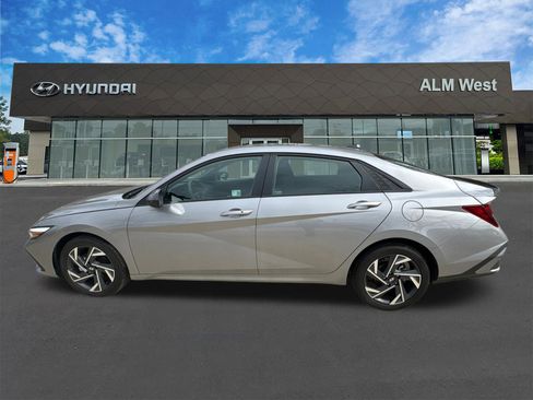 Certified 2025 Hyundai Elantra Sport image 8