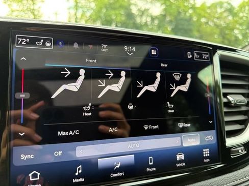 Used 2026 Chrysler Pacifica Select AWD/4WD image 29