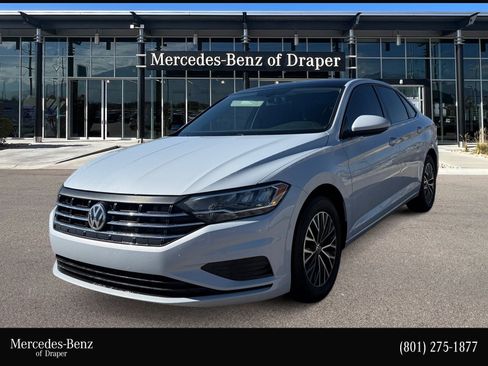 Used 2019 Volkswagen Jetta SE w/ Cold Weather Package image 1