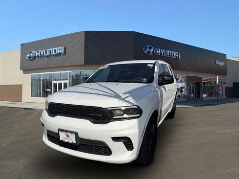Used 2023 Dodge Durango GT w/ Blacktop Package AWD/4WD image 4