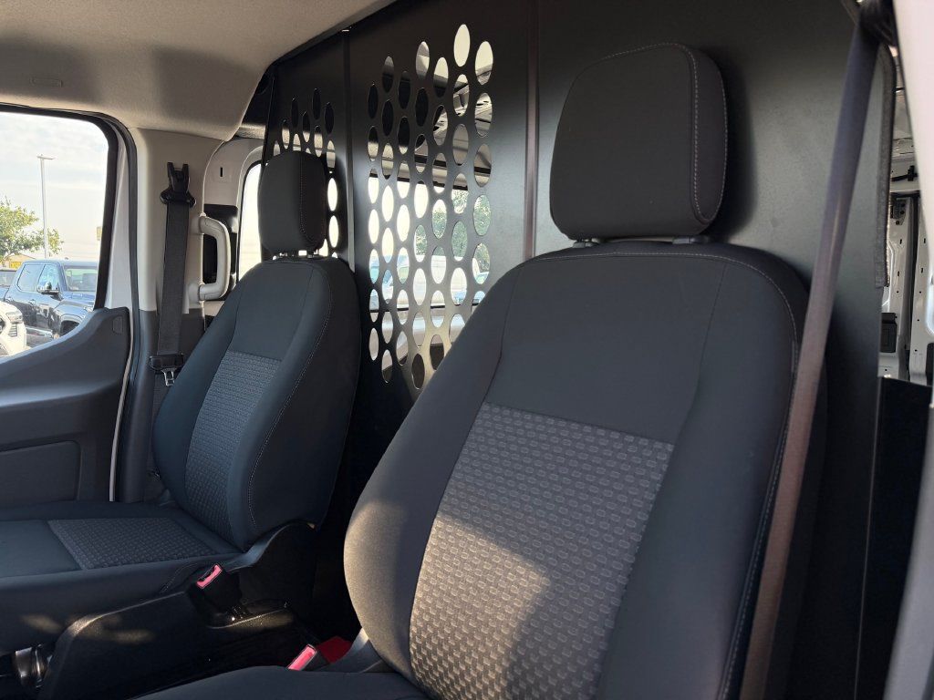 Used 2025 Ford Transit 250 Low Roof w/ Exterior Upgrade Package RWD image 9