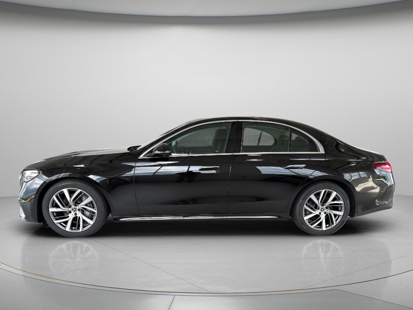 Certified 2025 Mercedes-Benz E 350 4MATIC Sedan w/ Winter Package image 2