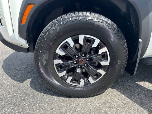 Used 2024 Nissan Frontier PRO-4X w/ Technology Package AWD/4WD image 45