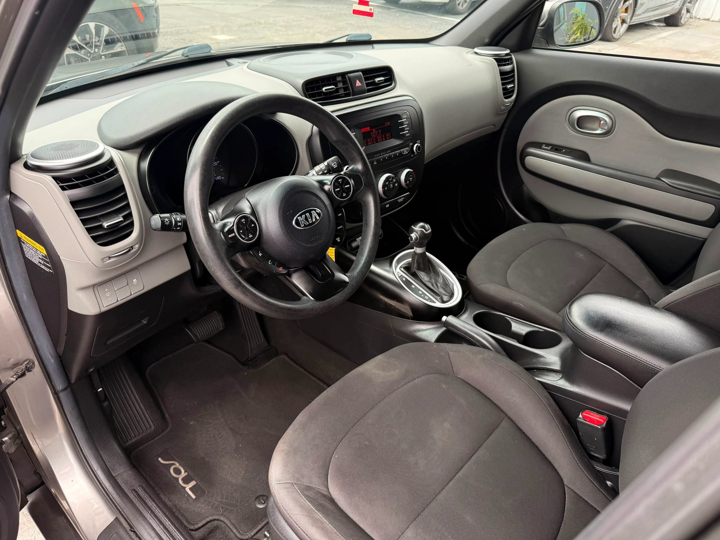 Used 2015 Kia Soul FWD image 9