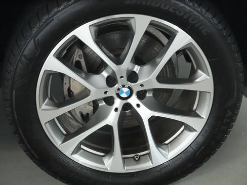 Certified 2024 BMW X5 xDrive40i w/ Premium Package AWD/4WD image 11