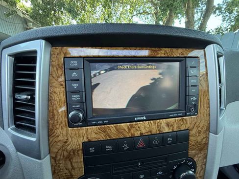 Used 2009 Jeep Grand Cherokee Limited image 22