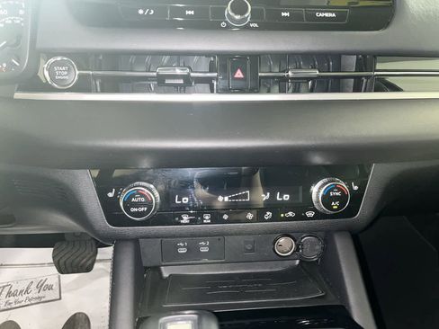 Used 2025 Mitsubishi Outlander SE AWD/4WD image 21