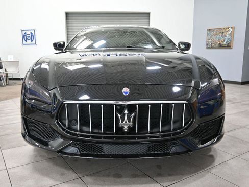 Used 2018 Maserati Quattroporte S GranSport Q4 AWD/4WD image 8