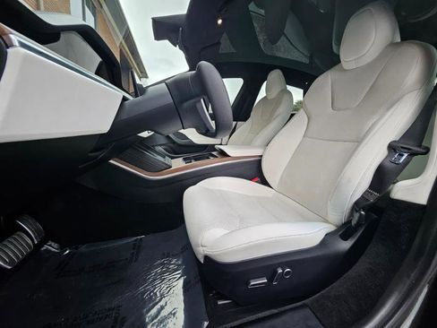 Used 2023 Tesla Model S AWD image 33