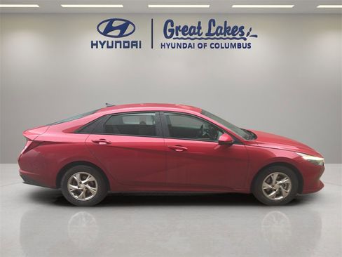 Used 2021 Hyundai Elantra SE image 6