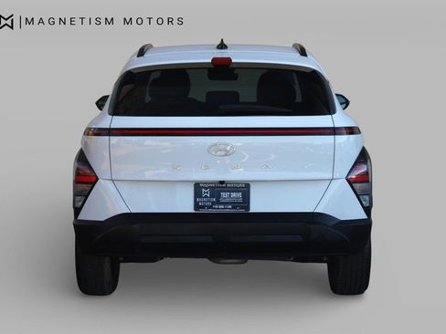 Used 2025 Hyundai Kona SEL image 8
