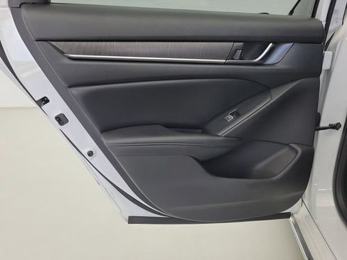 Used 2022 Honda Accord EX-L image 14