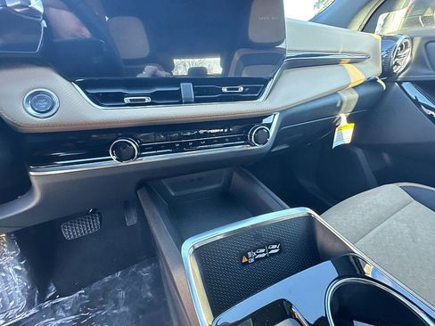 New 2025 Chevrolet Equinox ACTIV w/ Safety and Technology Package image 14