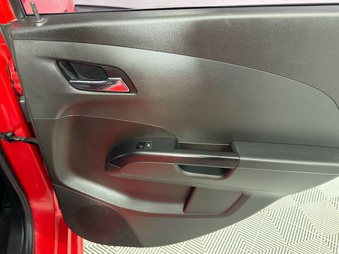 Used 2019 Chevrolet Sonic LT w/ Convenience Package image 27