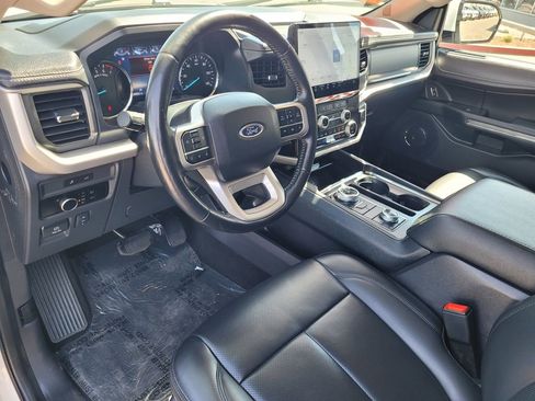 Used 2024 Ford Expedition XLT AWD/4WD image 7
