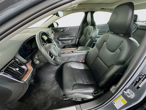 Used 2021 Volvo S60 T5 Momentum w/ Premium Package image 13