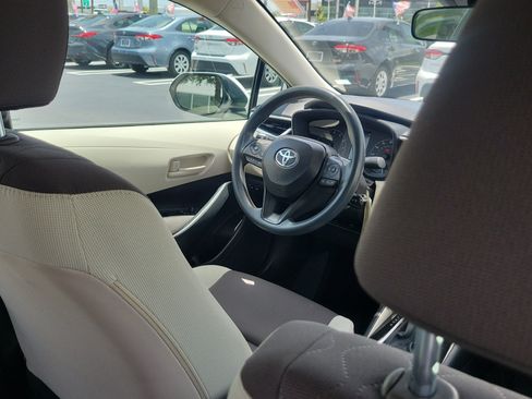 Used 2025 Toyota Corolla LE FWD image 14