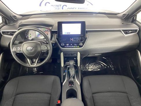 Certified 2024 Toyota Corolla Cross AWD Hybrid w/ Moonroof Package image 12