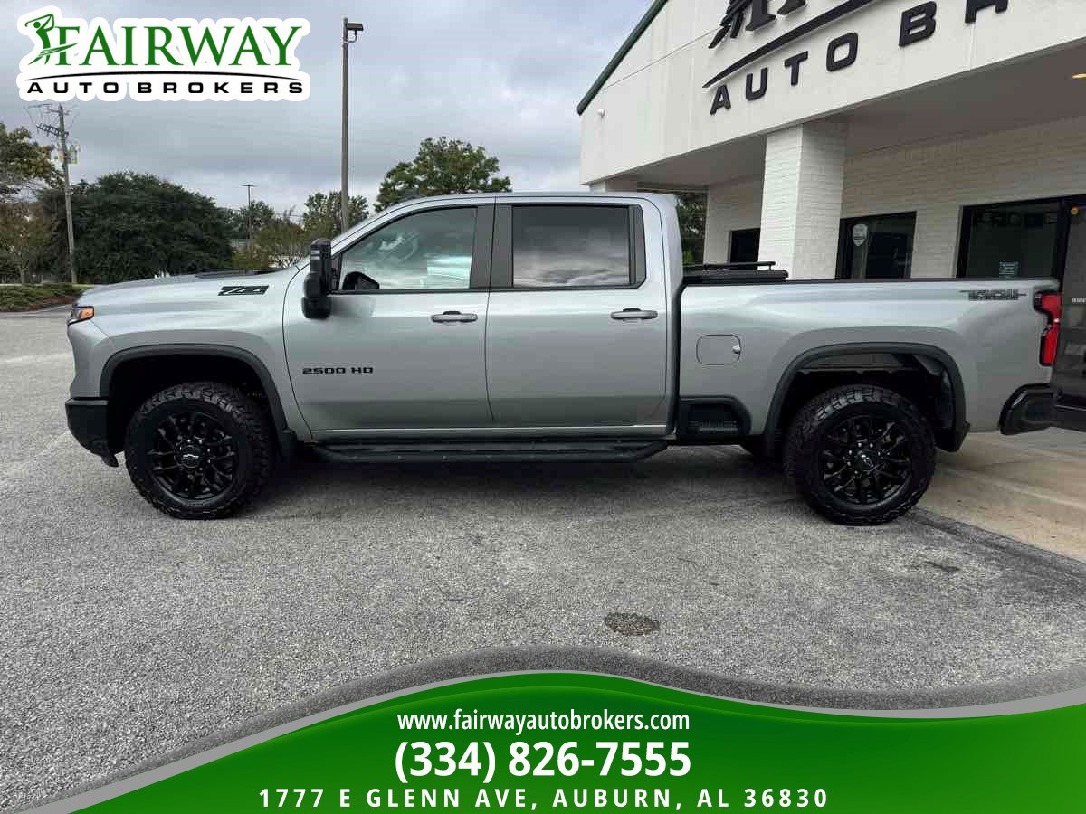 Used 2025 Chevrolet Silverado 2500 LT w/ Trail Boss Package AWD/4WD image 9