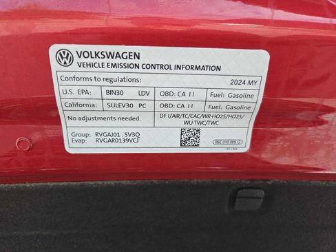 Used 2024 Volkswagen Jetta SE FWD image 29