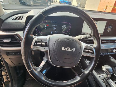 Used 2023 Kia Telluride S FWD image 11