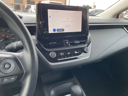 Used 2025 Toyota Corolla LE image 18