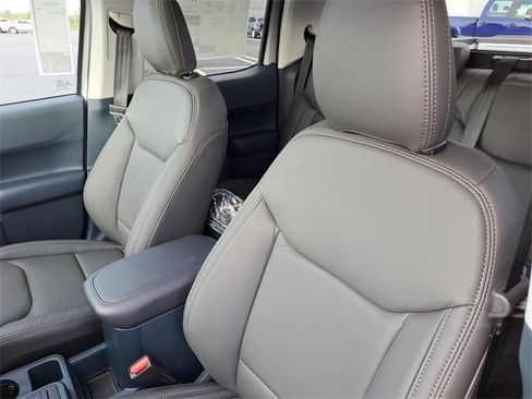 New 2025 Ford Maverick XLT w/ XLT Luxury Package image 31