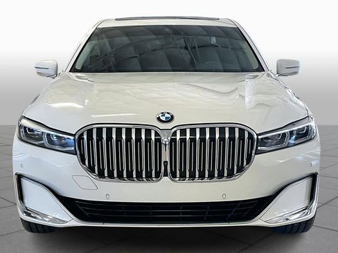 Used 2021 BMW 750i xDrive image 3